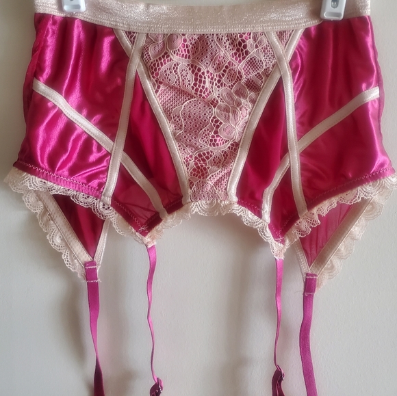 Lace Satin Plum Elegant Lingerie Set - Picture 3 of 8